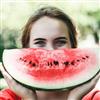 Jente med vannmelon
