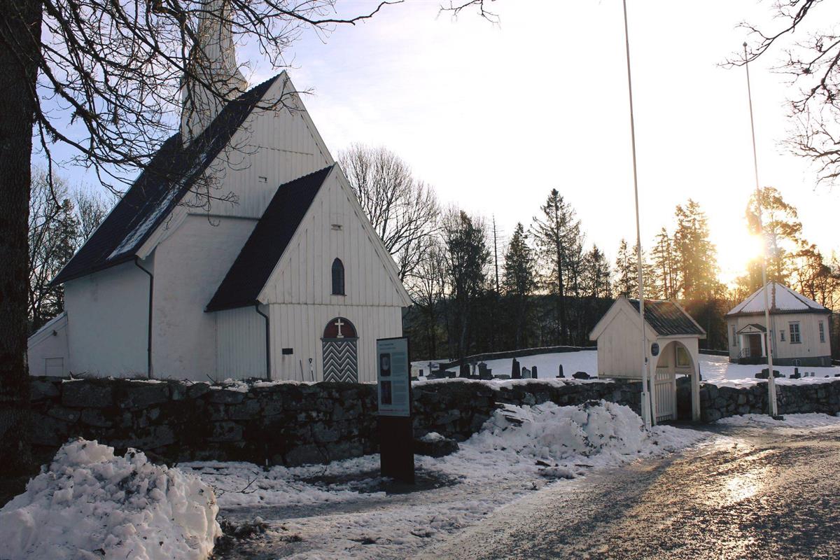 Hobøl kirke - Klikk for stort bilde