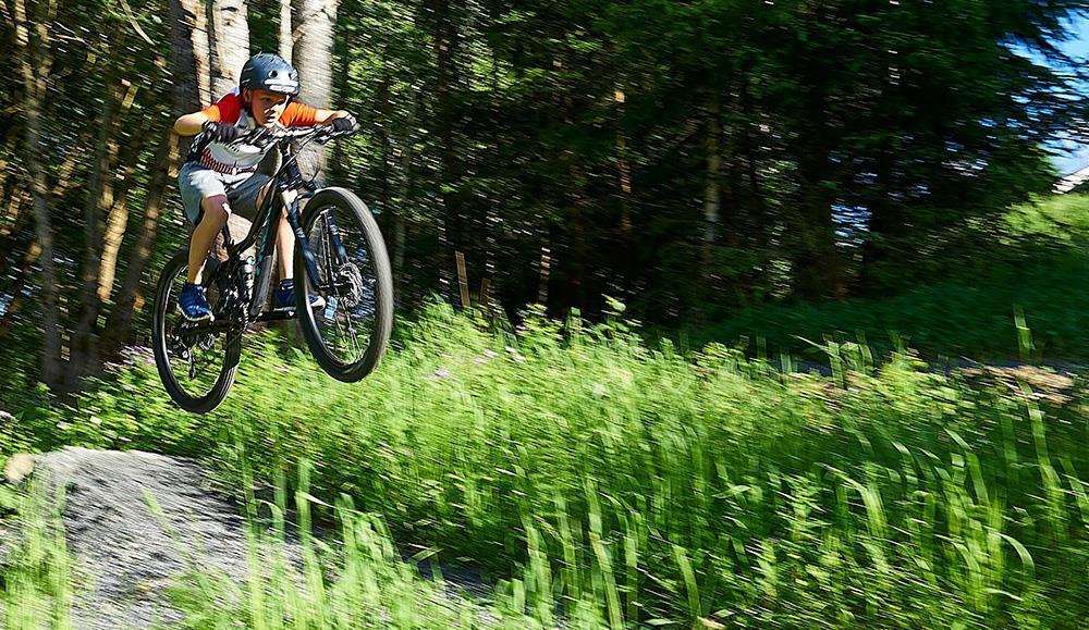 Texasdalen terrengsykkelbane Sørumsand - ung syklist  - Klikk for stort bilde