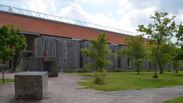 Bildet viser bygget til utdanningsprogrammet bygg- og anleggsteknikk ved Eidsvoll videregående skole. Bygget er tegnet av arkitektfirmaet Snøhetta. - Klikk for stort bilde