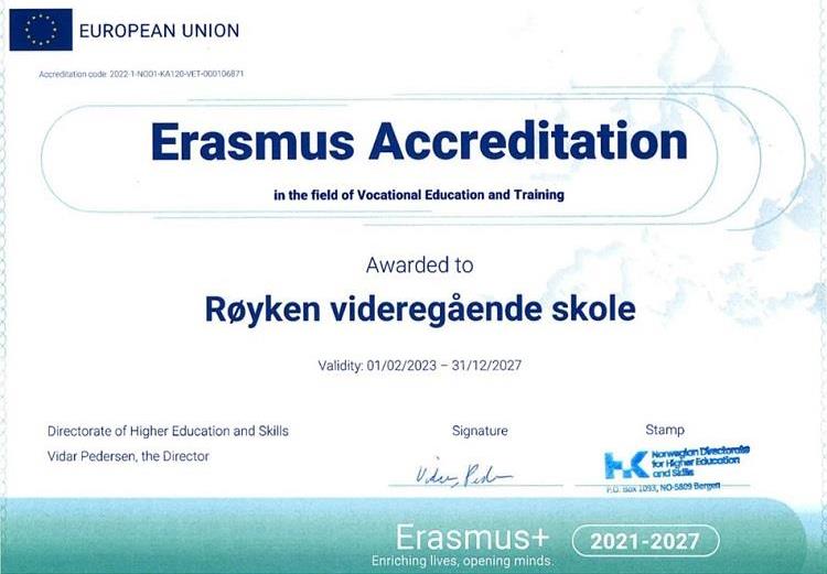 Bildet viser et akkrediteringssertifikat for yrkesfag innenfor Erasmus+ prosjektet - Klikk for stort bilde